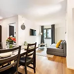 Urban With 2 Bedrooms Mnichov