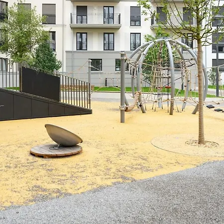 Apartman Urban With 2 Bedrooms *